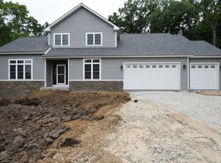 9269 S 94th St, Franklin, WI 53132