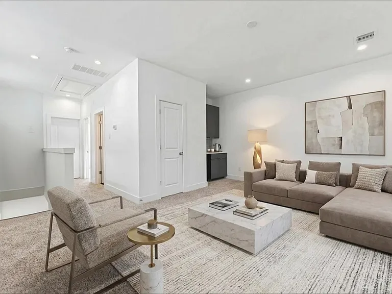 5841 Dolores St — Photo 34