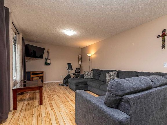 3rd image of 511 W 2nd St E
