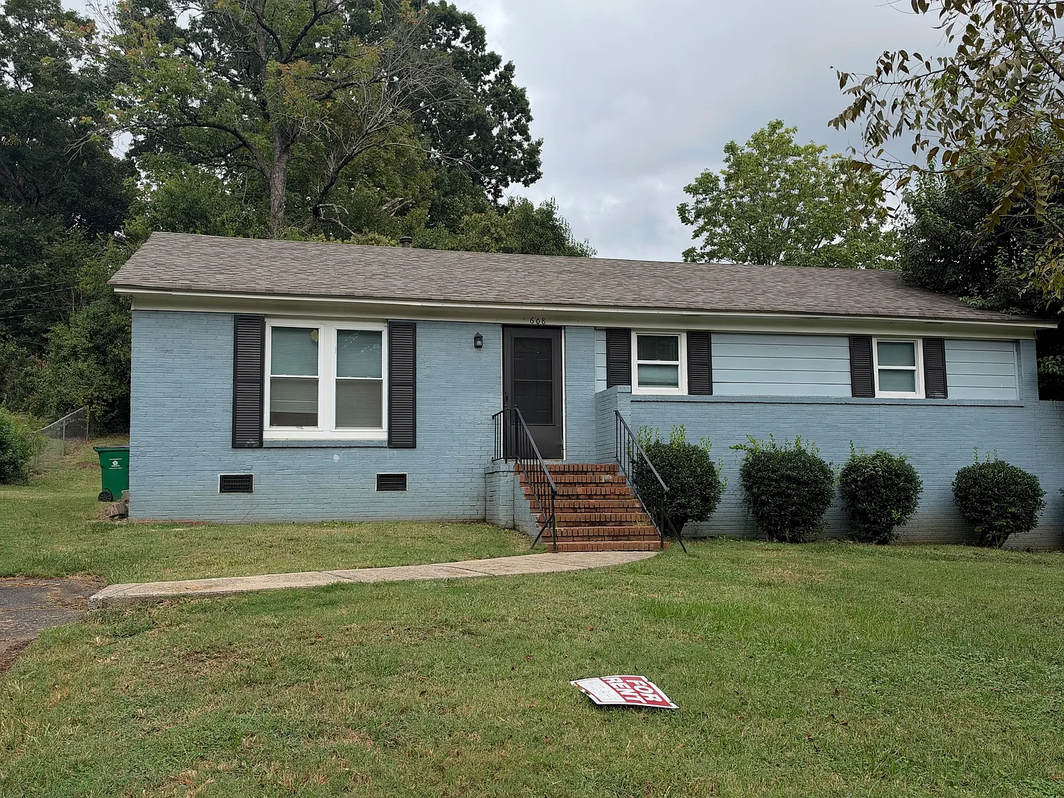 4 bed, 1222 sqft, $2,200 — Photo 1
