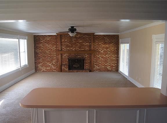 4th image of 3101 Kingsbury Ave