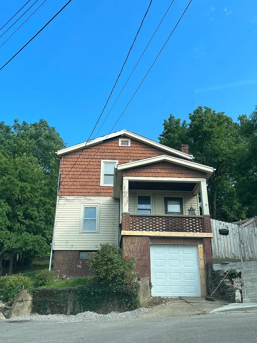 330 Silver St photo 1