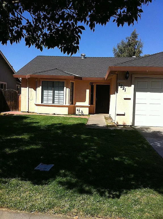 1221 Cape Cod Dr photo 1