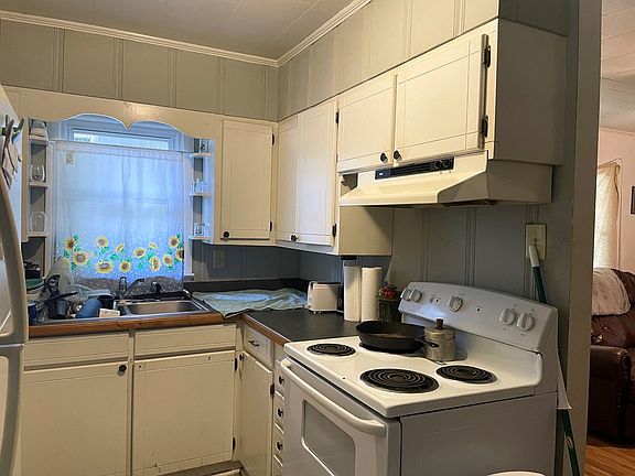 3rd image of 109 Melton Ave