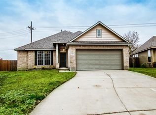 109 Briarwood Dr, Huntsville, TX 77320