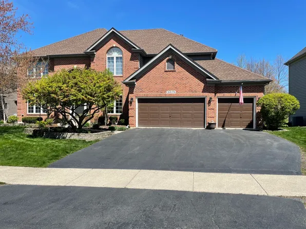 26W376 Torrey Pines Ct, Winfield, IL 60190