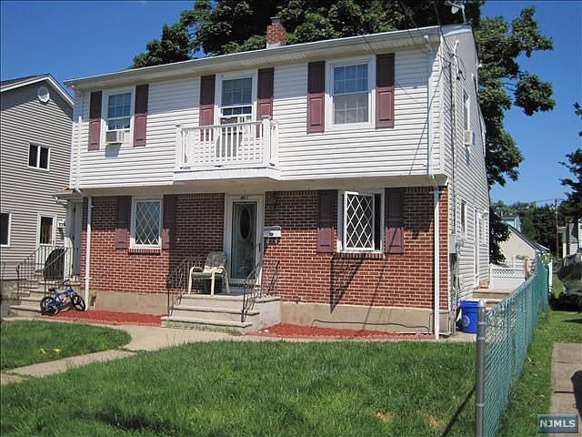 2nd image of 461 Van Bussum Ave