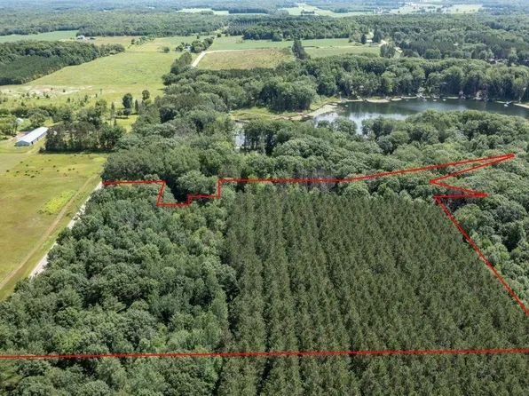 E Oak Ridge Ln, Gresham, WI 54128