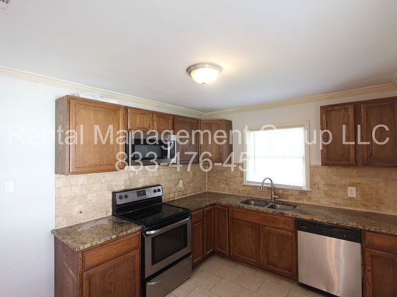 5th image of 201 Rose Dr