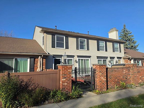 2nd image of 41128 Northwind Dr