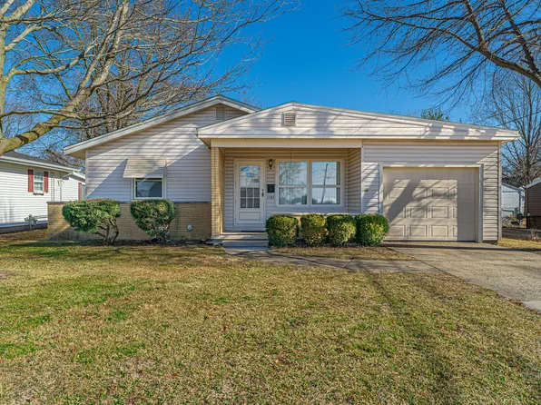 1424 Pulaski St, Lincoln, IL 62656