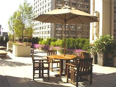 5th image of 260 W 54th St APT 42E