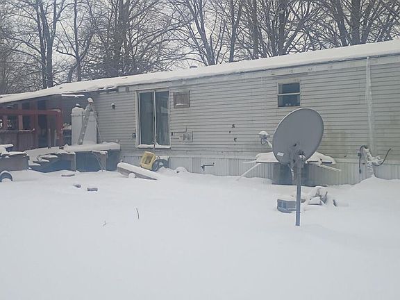 3rd image of 4450 22 Mile Rd