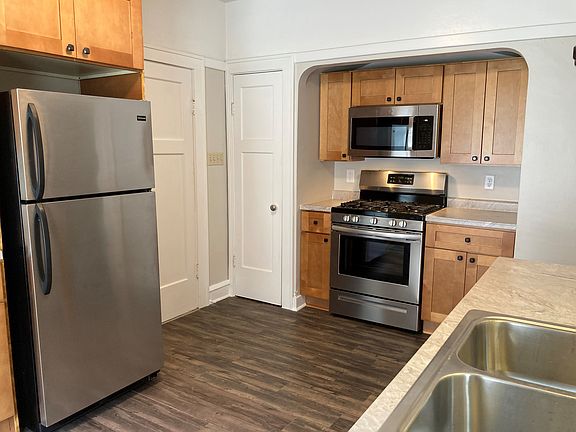 5th image of 4207 N Farwell Ave