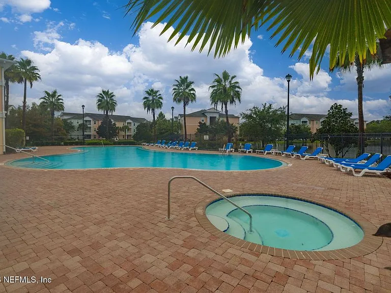 8218 Green Parrot Rd #105 — Photo 24