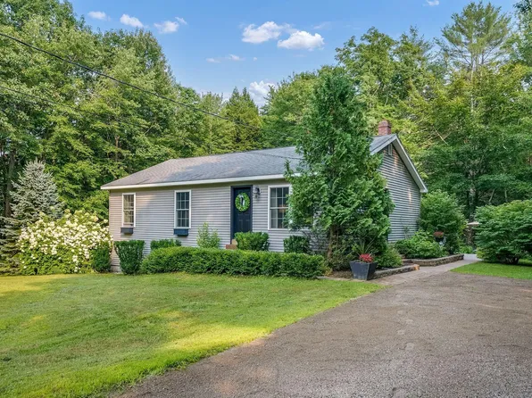 21 Eastview Road, Mechanic Falls, ME 04256