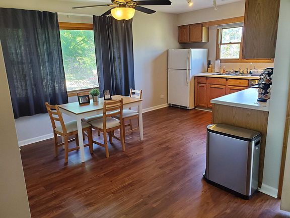 3rd image of 214 N Bothwell St #2