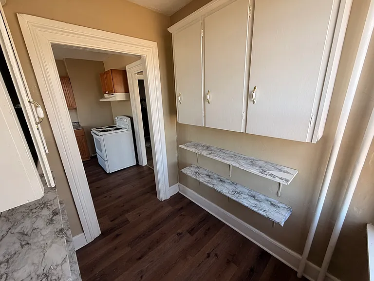 Walk-in Pantry