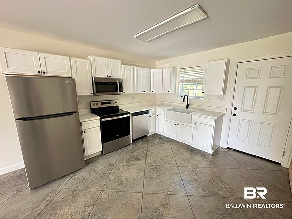 3rd image of 18719 Wilters St