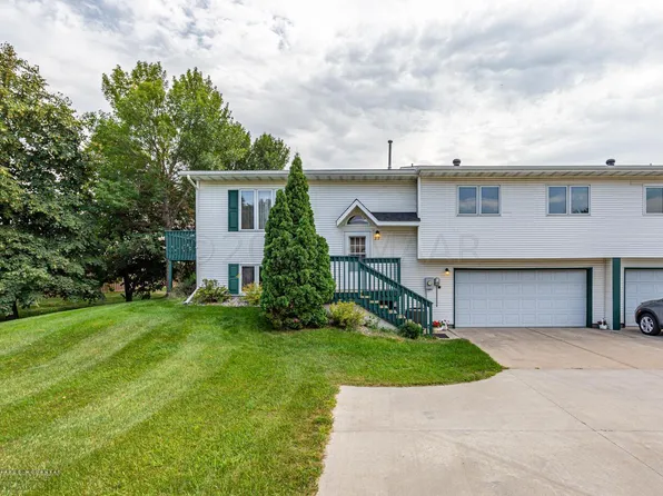 27 Prairiewood Xing S #102, Fargo, ND 58103