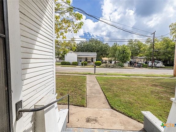 5th image of 1125 Saint Peter St