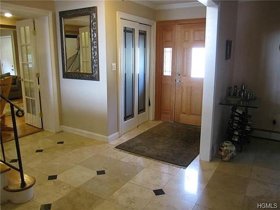 2nd image of 26 Shaw Ln