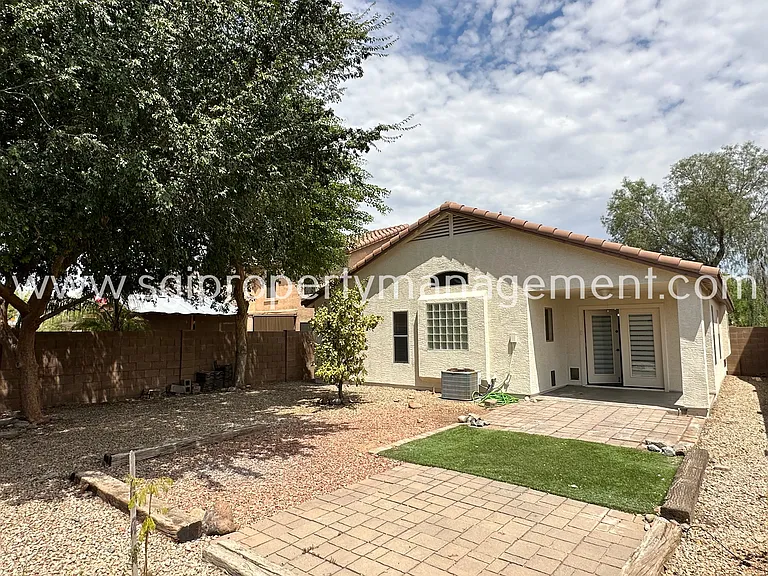 2523 W White Feather Ln — Photo 15