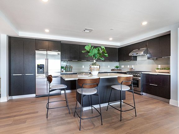 3rd image of 2939 Leeward Ave Unit 416