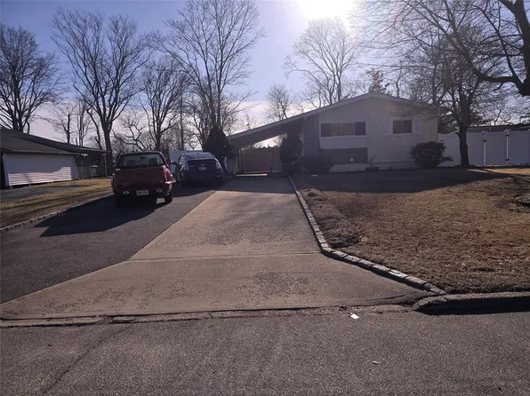 44 Bruce Lane, Brentwood, NY 11717