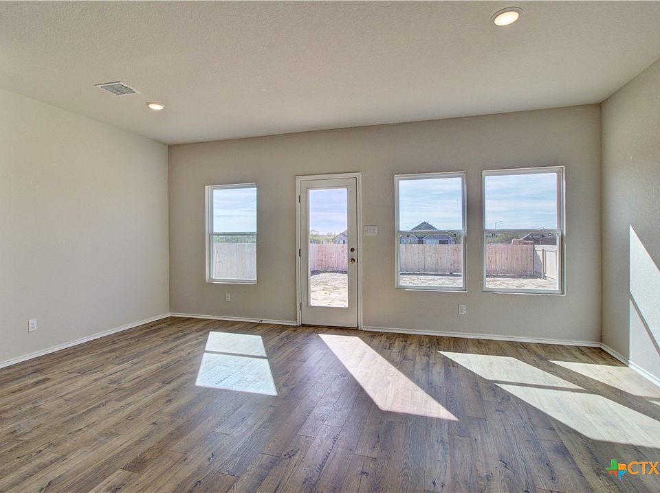 2nd image of 11120 Prairie Lndg