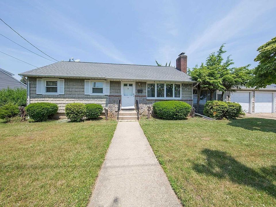 1st image of 126 Nevada St
