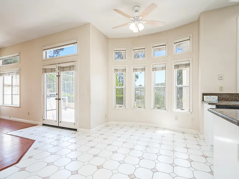 11718 Windcrest Ln — Photo 18