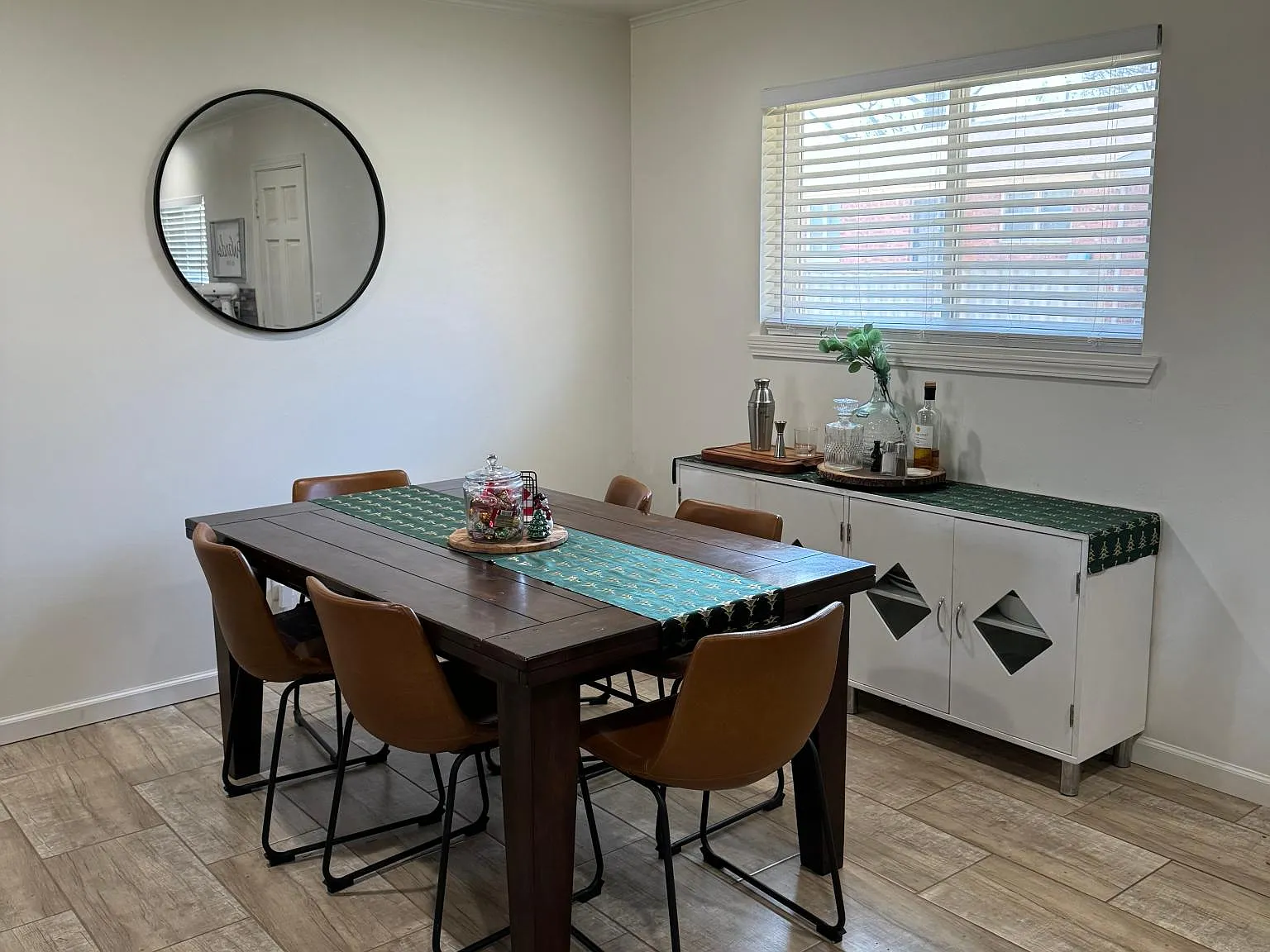3 bed, 1200 sqft, $1,550 — Photo 4