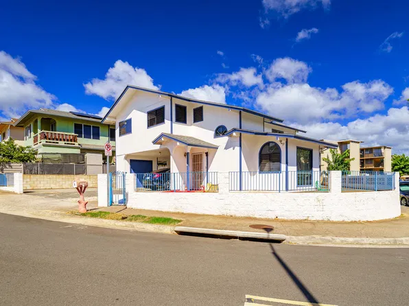 1135 Aikoo Pl #B, Pearl City, HI 96782