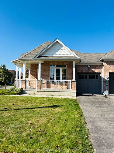 676 Baldwin Cres Photo 1