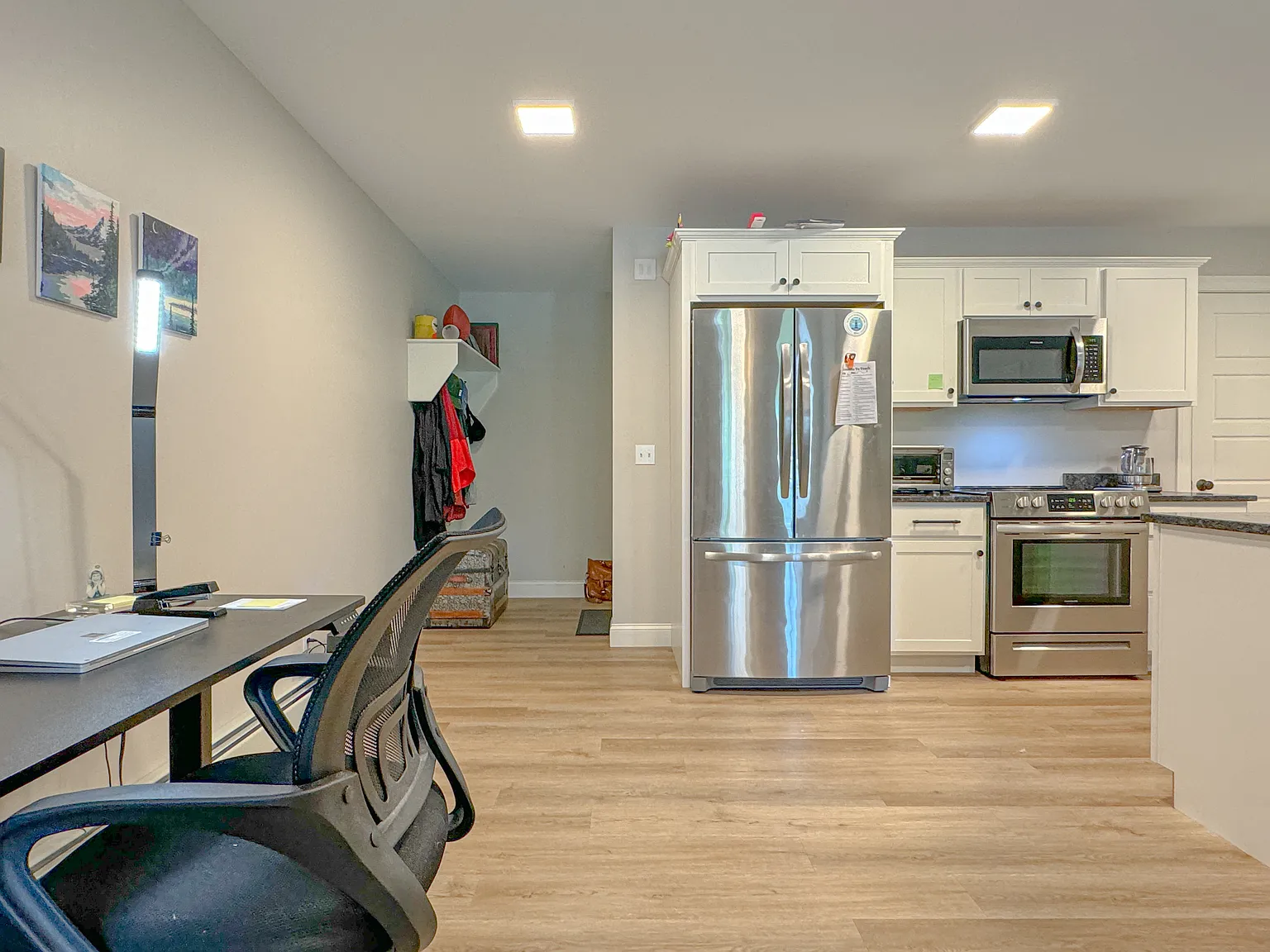 3 bed, 1180 sqft, $2,975 — Photo 2