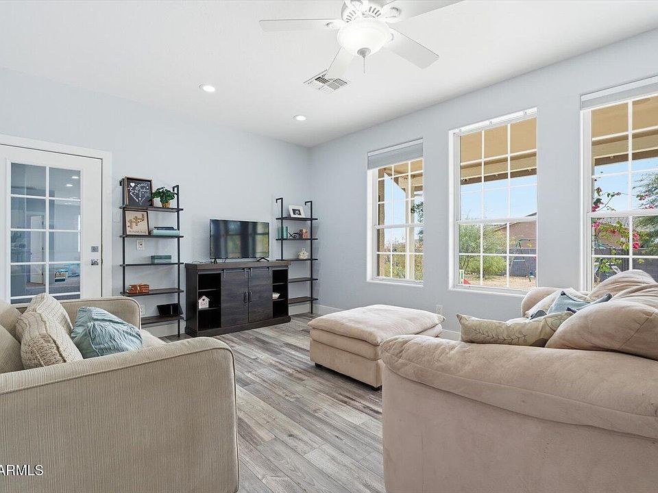 1st image of 20305 W PEAK VIEW Road