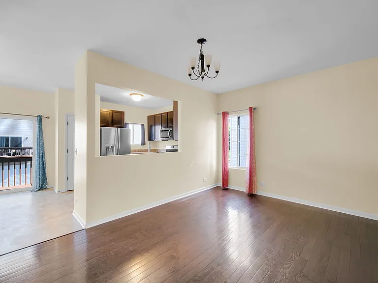 1476 Manning Ave — Photo 6