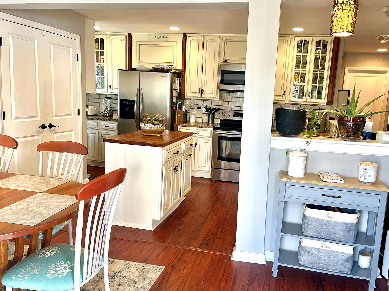 3 bed, 1200 sqft, $2,300 — Photo 1