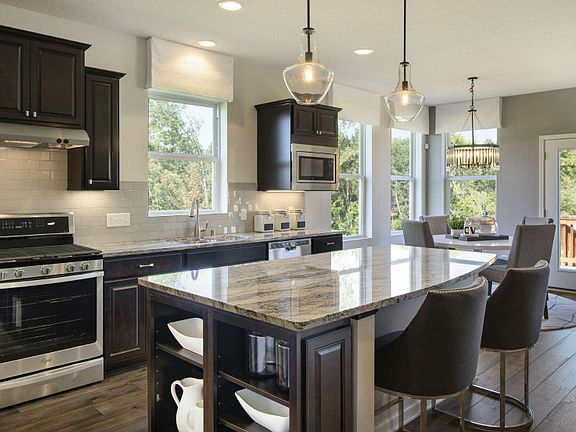 Oversized Island in Kitchen