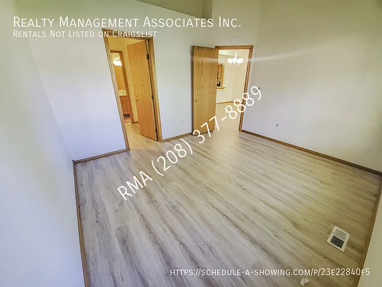 588 S Curtis Rd — Photo 8
