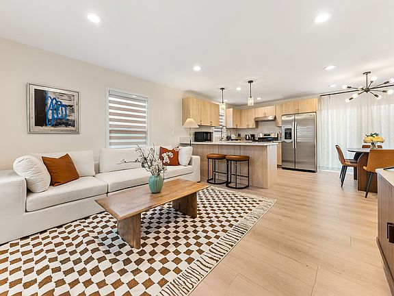 4th image of 902 Manley Dr #2