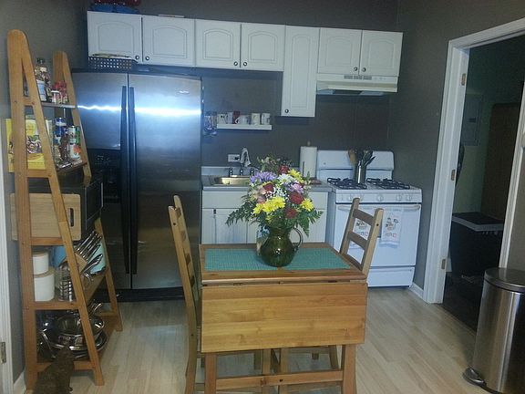 3rd image of 3825 S Emerald Ave #1R