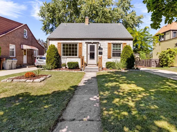 452 East Waterford AVENUE, Milwaukee, WI 53207