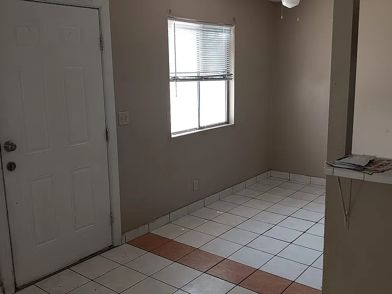 2304 Saturn Ave #B — Photo 4
