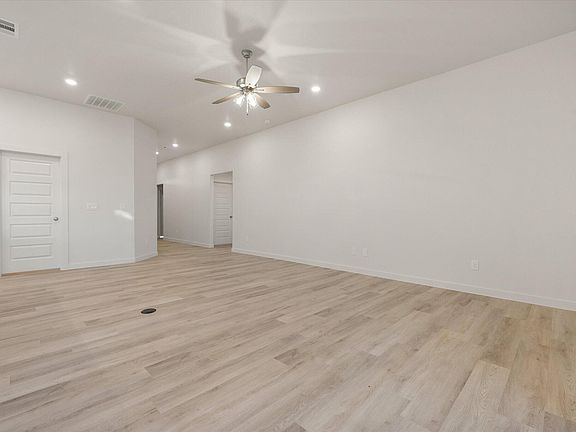 3rd image of 5311 Remington Ave