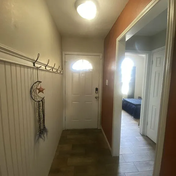 2305 Duke Ln — Photo 2