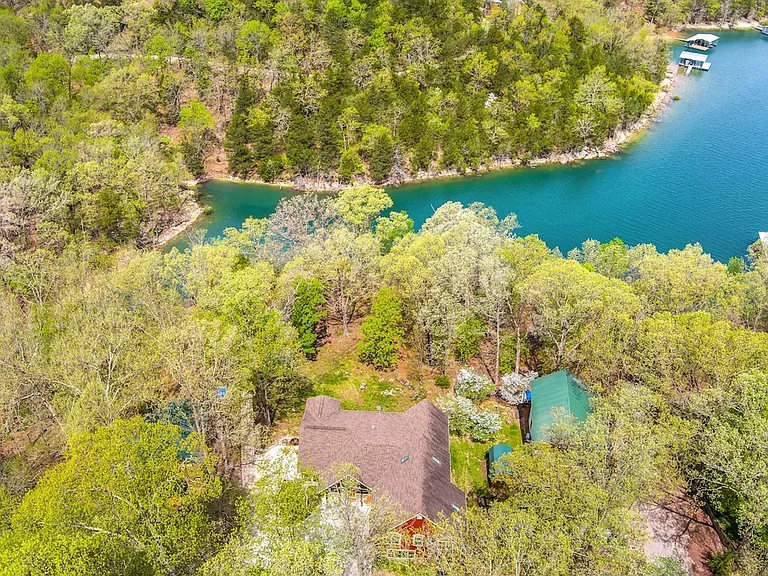 211 Lakeshore Dr #ID1221839P — Photo 46
