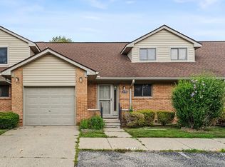 3719 Old Creek Rd, Troy, MI 48084