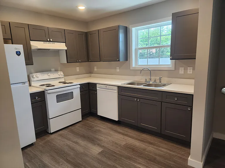 KITCHENAIRE (REFRIGERATOR, STOVE AND DISHWASH INCLUDED)
